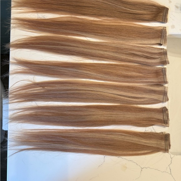 Donna Bella 16” Extensions (50 indiv. pieces) - Picture 3 of 6